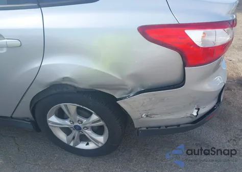 2013 Ford Focus Se z USA, uszkodzony, nr VIN 1FADP3F26DL249436